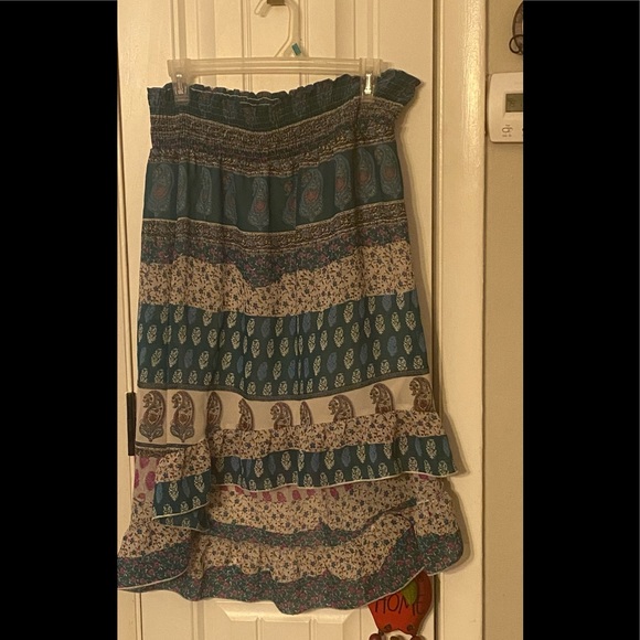Ali & Kris Dresses & Skirts - High low skirt